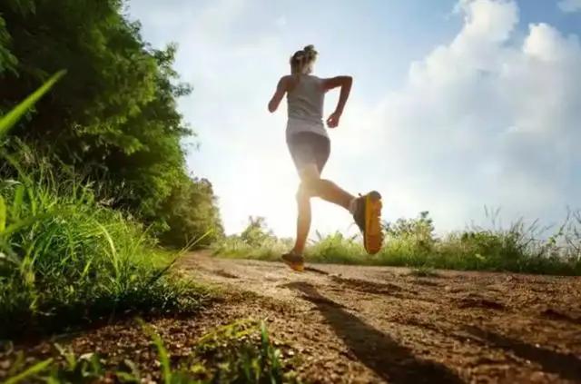 Người đàn ông 52 tuổi tử vong dù ngày nào cũng chạy bộ 5km, bác sĩ chỉ ra 3 lỗi nhiều người mắc- Ảnh 3.