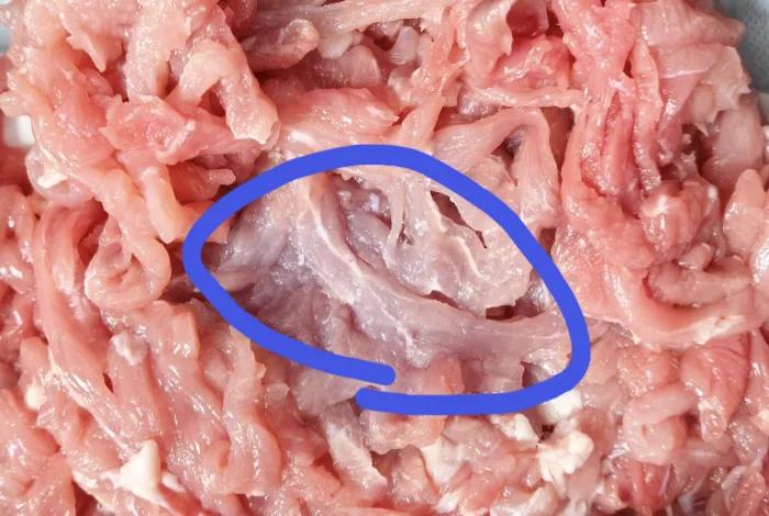 Thịt bò chuyển sang màu xám có phải bị hỏng? Chuyên gia chỉ mẹo xác định độ tươi của thịt bò- Ảnh 5.