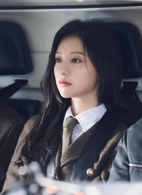 Tình mới của Kim Seon Ho quá giống Kim Ji Won, nói “2 giọt nước” cũng không oan- Ảnh 8.