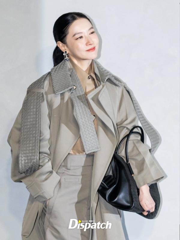 Kim Seon Ho siêu cấp đẹp trai, Lee Young Ae - Moon Ga Young sang ngút ngàn tại event của Bottega- Ảnh 3.