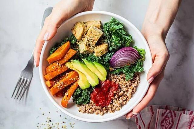 Tôi hỏi các bác sĩ: Đâu là thực phẩm tốt nhất giúp giảm cholesterol - tất cả họ đều chung một câu trả lời- Ảnh 1.