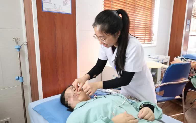 Cảnh báo liệt dây thần kinh số 7 ngoại biên do lạnh- Ảnh 1.