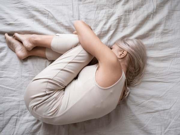 Vì sao nhiều phụ nữ bỗng trầm cảm, lo âu ở tuổi 40? Mối liên hệ với tiền mãn kinh bị bỏ quên- Ảnh 2.