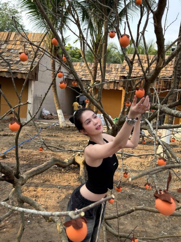 Ngọc Trinh da trắng mịn, eo thon đẳng cấp nhờ 2 loại nước dân dã, 1 loại rau rẻ bèo bán đầy chợ Việt- Ảnh 2.