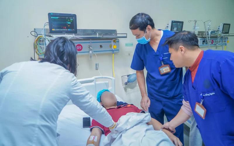 Bộ Y tế yêu cầu tập trung cứu chữa nạn nhân vụ cháy ở Trần Cung (Hà Nội)- Ảnh 1.