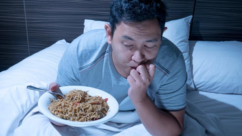 Ngừng ăn 3 tiếng trước khi đi ngủ, cơ thể có 2 thay đổi ít người ngờ tới- Ảnh 1.