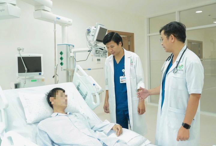 Người đàn ông thoát cửa tử sau nhiều lần ngưng tim- Ảnh 1.