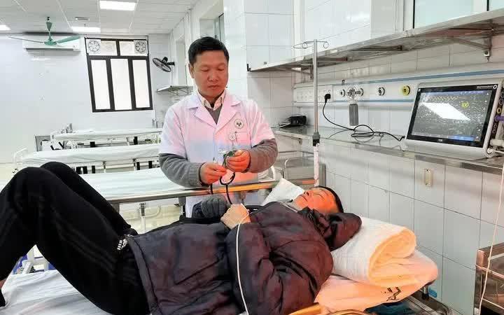 Đau đầu đột ngột - Dấu hiệu cảnh báo tụ máu não nguy hiểm- Ảnh 1.