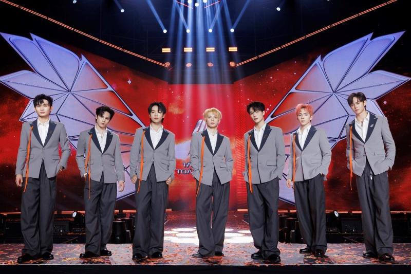 Zoom cận nhóm nam đầu tiên của Việt Nam bước ra từ show "sống còn", visual và tài năng có đủ làm nên chuyện- Ảnh 17.