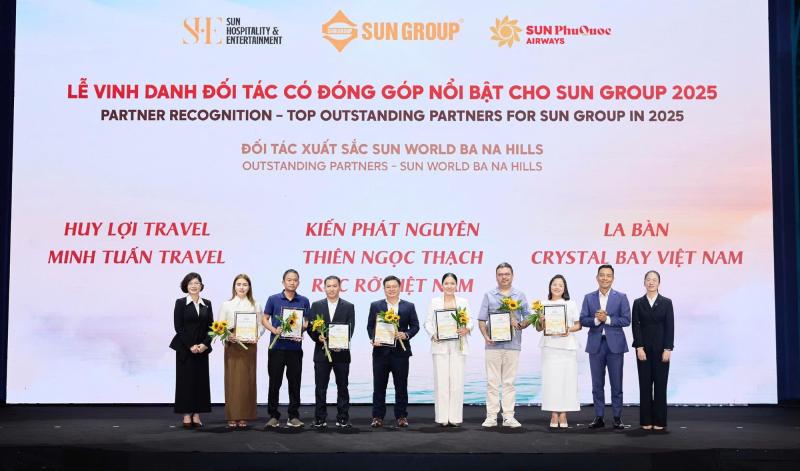 Ngọc Thạch Travel được Sun Group vinh danh "Đối tác xuất sắc 2025 tại Sun World Bà Nà Hills"- Ảnh 2.