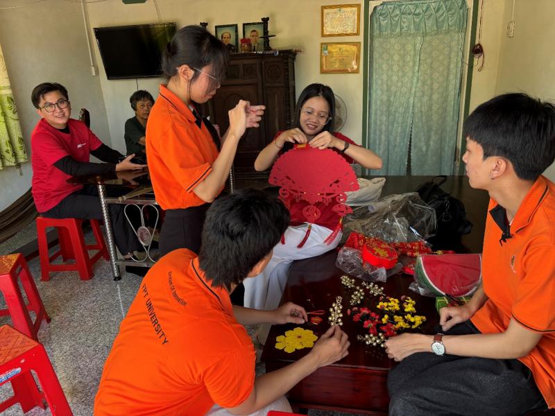 Mùa xuân trên những chuyến xe, chở tấm lòng sẻ chia của tuổi trẻ- Ảnh 3.
