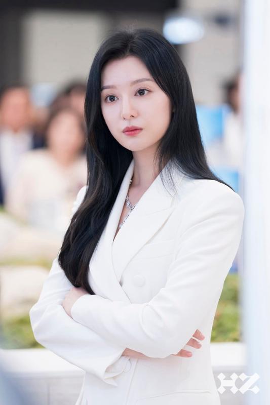 Tình mới của Kim Seon Ho quá giống Kim Ji Won, nói “2 giọt nước” cũng không oan- Ảnh 7.