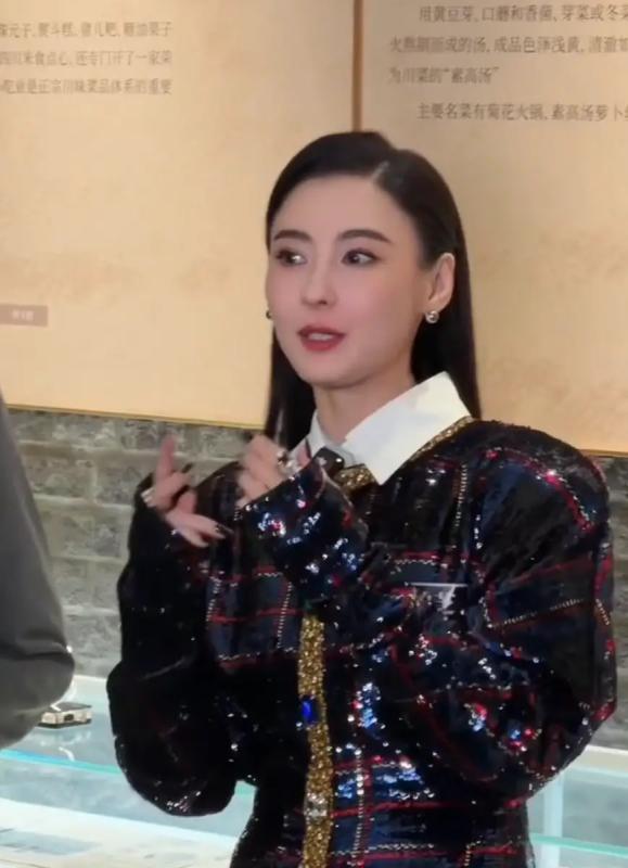 Cam thường mới không còn vết tích thẩm mỹ của Trương Bá Chi- Ảnh 2.