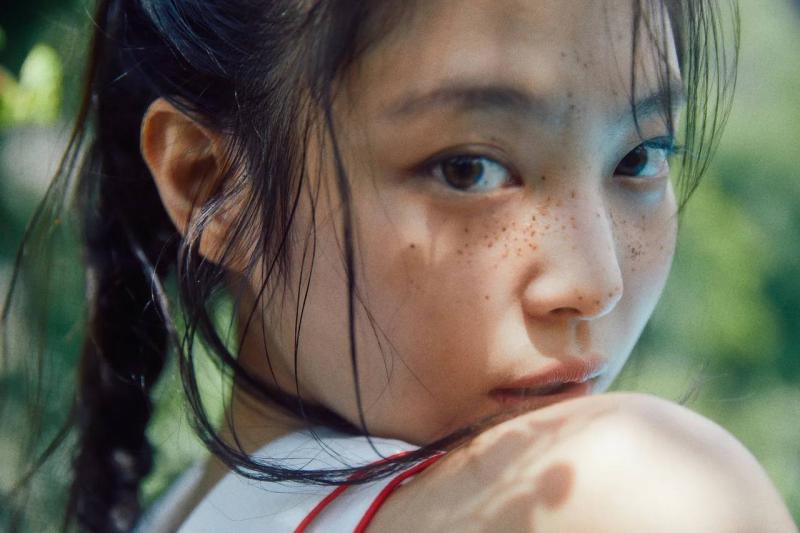 Sang tuổi 30, Jennie tung loạt ảnh khiến cả MXH phải ồn- Ảnh 14.