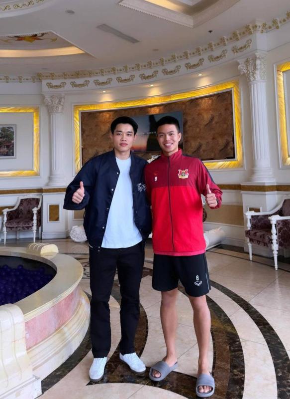 Rời sân cỏ, Đình Bắc có giao diện boy phố trông được phết!- Ảnh 13.