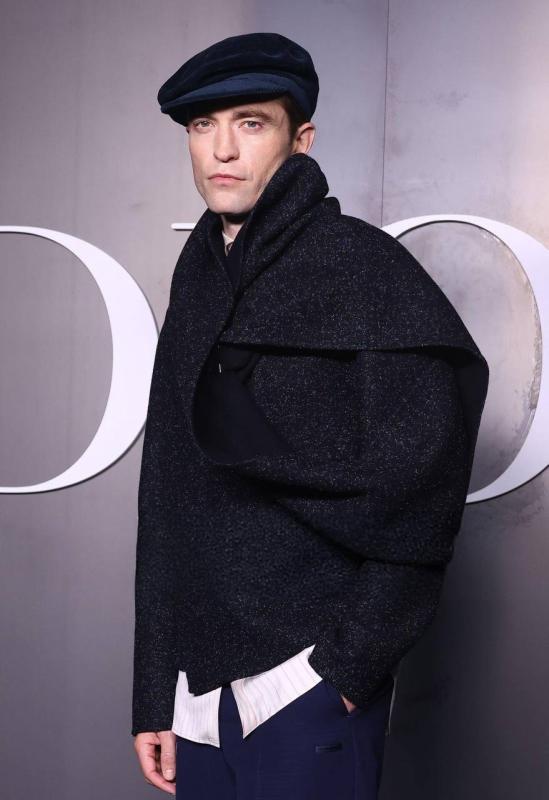 Tài tử đẹp trai nhất thế giới trông như vô gia cư tại show Dior- Ảnh 8.