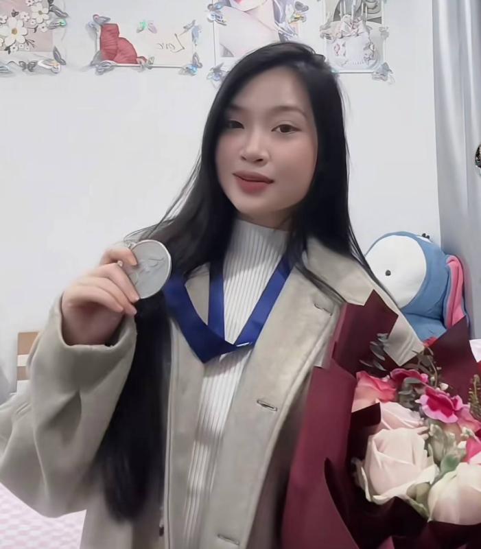 Đây rồi, cô gái 