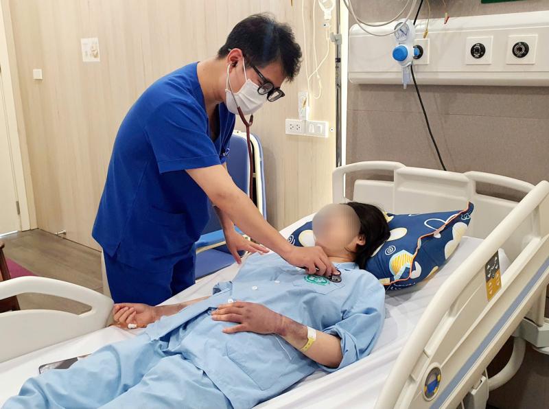 Những người 'đu dây tử thần' ở A9- Ảnh 1.