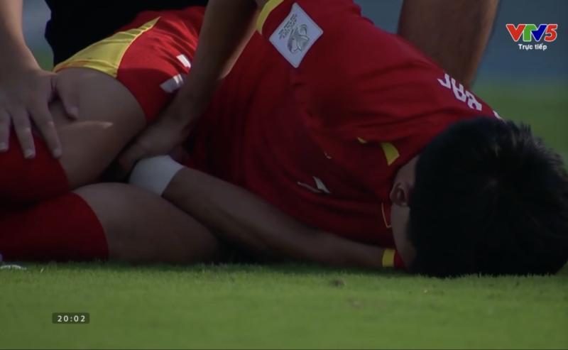Viral khoảnh khắc hotboy Đình Bắc ăn táo cực thư giãn khi U23 Việt Nam thắng dễ U23 Jordan- Ảnh 5.