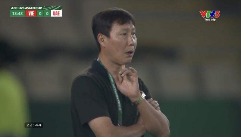 Video: HLV Kim Sang-sik nói lời đanh thép, 