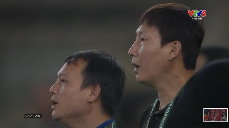Video: HLV Kim Sang-sik nói lời đanh thép, 