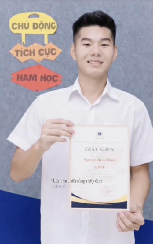 Lộ diện 