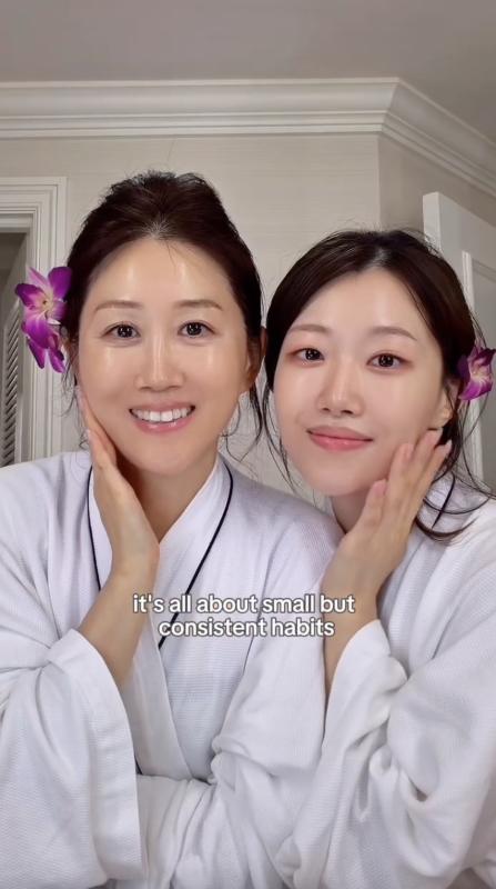 50 tuổi nhưng làn da căng bóng không kém gì con gái, người mẹ Hàn chỉ có 3 bí quyết- Ảnh 1.