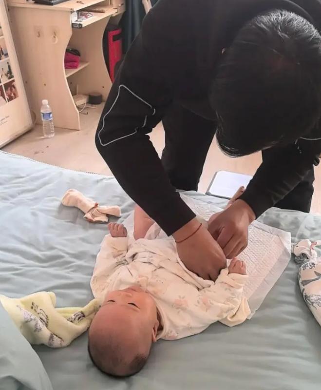 Ngày đầu tiên chào đời của em bé sơ sinh phải vượt 7 CỬA ẢI, bận rộn vô cùng đấy mẹ yêu ạ!- Ảnh 5.