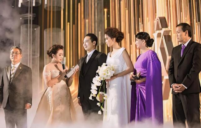 Hoa khôi lấy chồng thuộc gia tộc giàu có bậc nhất Việt Nam, sống trong biệt thự như cung điện hoàng gia- Ảnh 5.