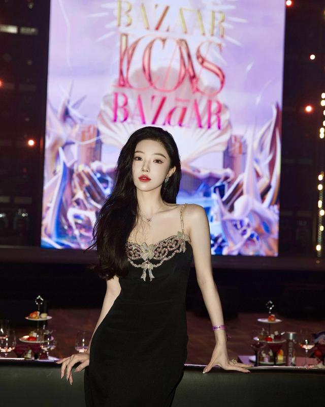 Hot girl không bị lu mờ trước nữ thần Kpop: Visual như búp bê nhưng mặt mộc mới đỉnh- Ảnh 12.