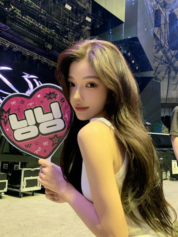 Hot girl không bị lu mờ trước nữ thần Kpop: Visual như búp bê nhưng mặt mộc mới đỉnh- Ảnh 7.