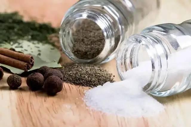 Có nên ăn ít rau hơn khi về già? Các bác sĩ cảnh báo: Người trên 65 tuổi nên tránh 4 thói quen này vì chúng có thể rút ngắn tuổi thọ- Ảnh 3.
