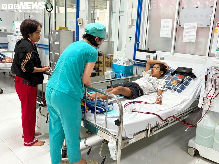 Vì sao ngày càng nhiều trẻ phải chạy thận?- Ảnh 1.