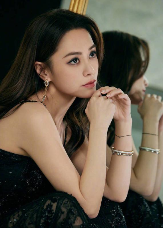 Chung Hân Đồng thừa nhận 2 món giúp mình già chậm: Toàn là thuốc quý trong Đông y, dùng đúng thì sẽ giảm nếp nhăn, khuôn mặt đầy sức sống- Ảnh 3.