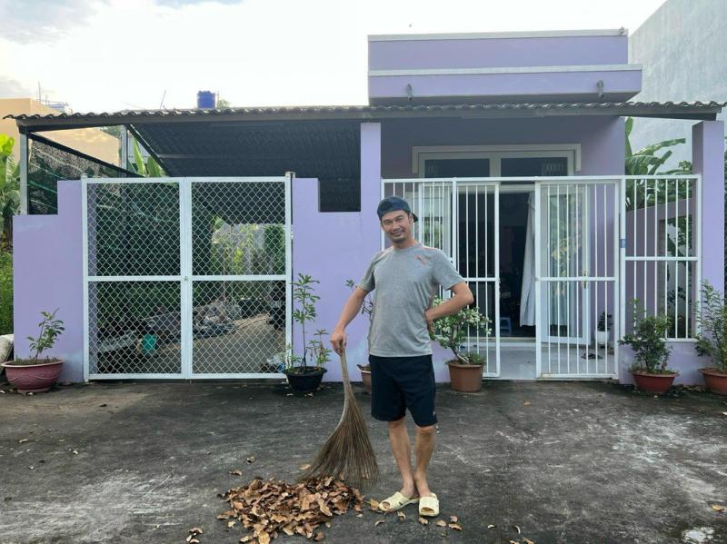 Nam diễn viên yêu thầm Việt Hương, cưới vợ kém 26 tuổi, 52 tuổi có con: Bỏ phố về quê, làm 1 nghề mưu sinh- Ảnh 2.