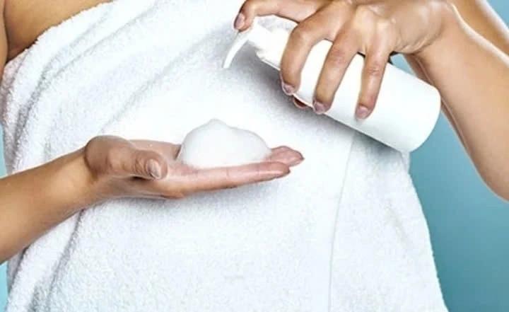 Thu hồi lô dung dịch vệ sinh phụ nữ vì chứa chất ngoài thành phần- Ảnh 1.