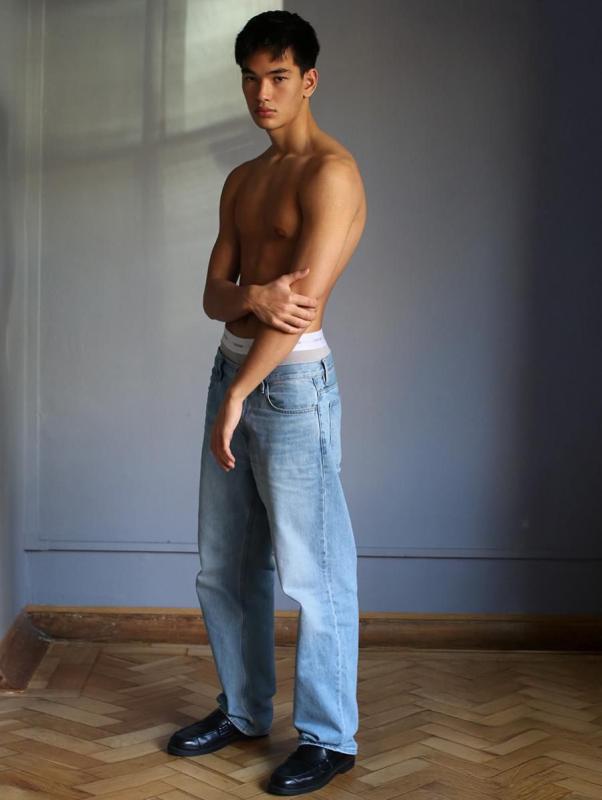 Hot boy bóng rổ Saigon Heat chuyển hướng làm người mẫu, diễn cho Ralph Lauren tại Milan Fashion Week: Kim Lý là mentor của tôi- Ảnh 18.