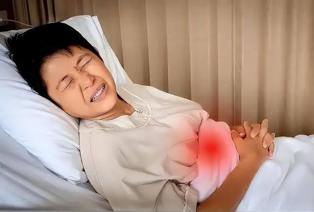 Miệng bỗng xuất hiện 4 dấu hiệu lạ, rất có thể dạ dày đang 