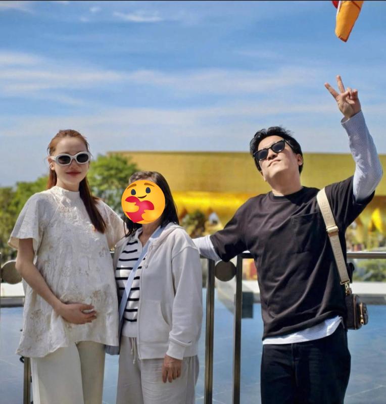 Bắt gặp Nhã Phương cận ngày lâm bồn, thái độ khi khán giả xin chụp ảnh như thế nào?- Ảnh 1.