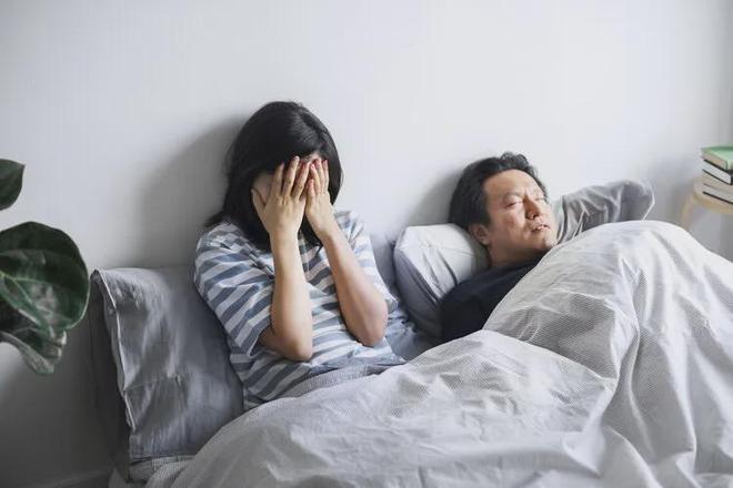 Cụ ông 72 tuổi sống một mình nhiều năm vẫn mắc giang mai: BS chỉ ra 