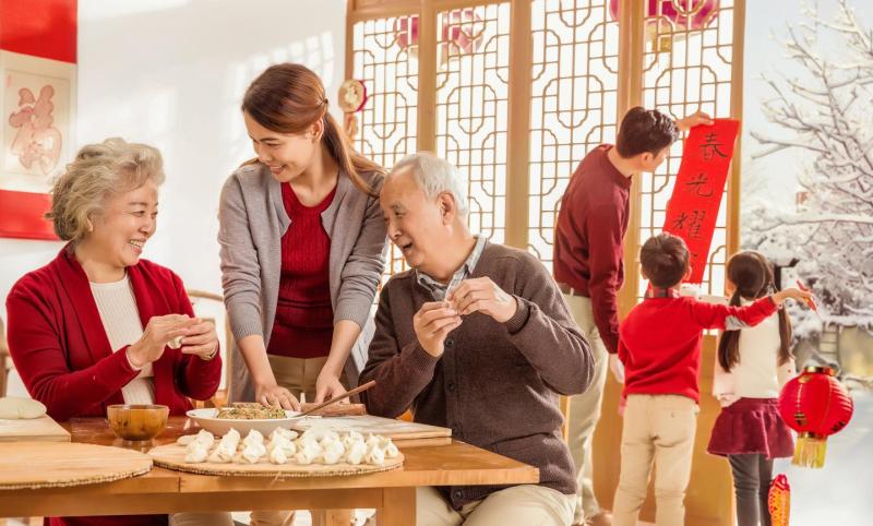 Có một năm, khi mẹ bắt đầu đau khớp còn bố hay mất ngủ, tôi nhìn quà Tết bằng một cách khác- Ảnh 2.