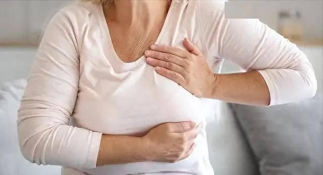 Phụ nữ sống thọ hay không, nhìn vào vòng 1 là thấy: 3 dấu hiệu ở ngực nhiều chị em xem nhẹ nhưng lại là “đèn đỏ” sức khỏe- Ảnh 4.