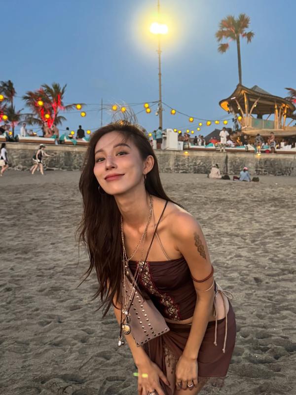 Hot girl đường phố mặc đơn giản vẫn hút hơn 16 triệu người xem là ai?- Ảnh 8.