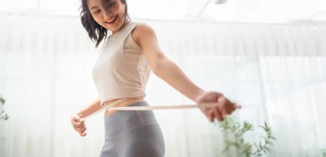 Sau 55 tuổi, bạn có thể ăn 5 món ăn nhẹ trước khi đi ngủ hỗ trợ giảm mỡ và trao đổi chất mà không lo tăng cân- Ảnh 1.