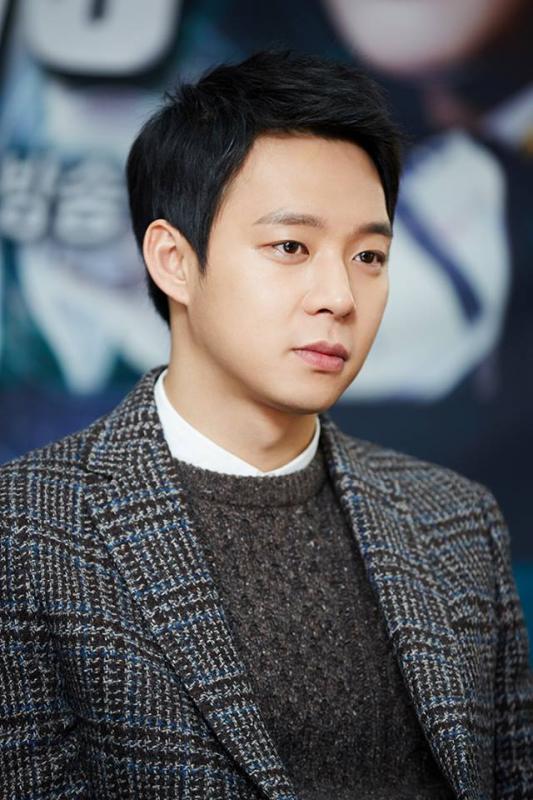 Sự hết thời của "ngôi sao mặt dày nhất showbiz": Vướng cả loạt tội danh nghiêm trọng, khóc lóc cầu xin được trở lại- Ảnh 1.