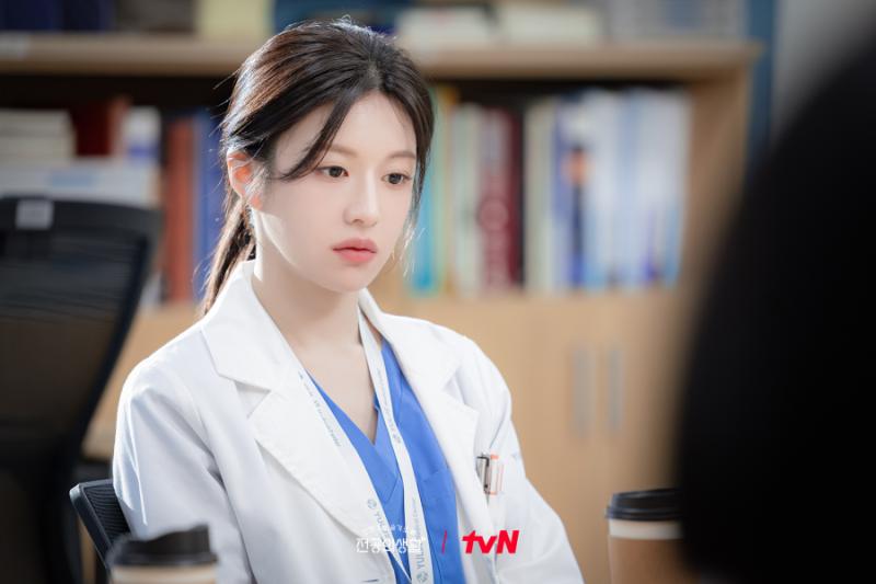 Mỹ nhân mặt đẹp tỷ lệ kim cương hot nhất hiện nay: Nàng thơ của loạt ca sĩ, khoe giọng gây bất ngờ- Ảnh 2.