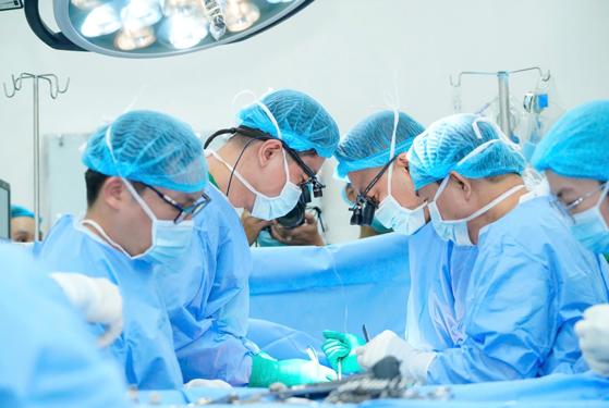 Ghép tim thành công cho thiếu niên 15 tuổi- Ảnh 1.