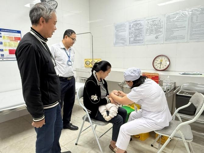 Hai loại vaccine 'tiền triệu' sẽ được tiêm miễn phí cho trẻ trong năm 2026- Ảnh 1.