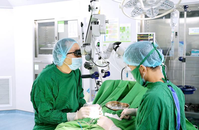 Chạy đua với "giờ vàng" cứu người: Nhập viện muộn, lỡ cơ hội làm cha- Ảnh 1.
