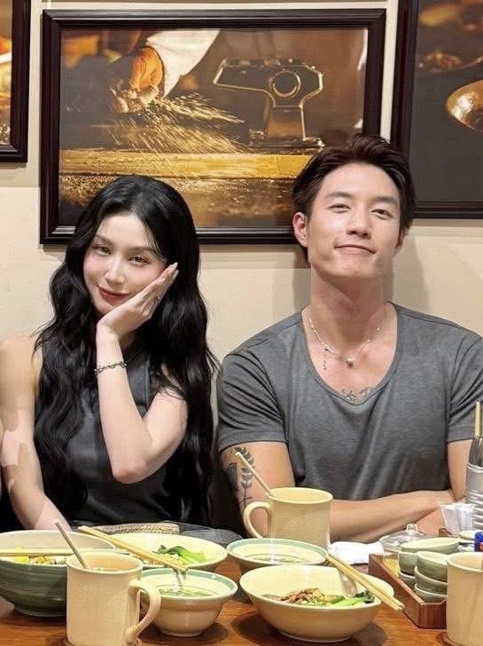 Vbiz có cặp sao nghi 